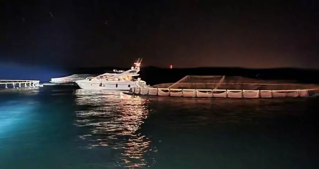 18 Meter Yacht rammt Fischfarm bei Dugi Otok