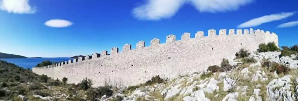 Die Mauer von Oštrica