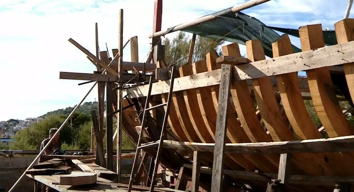 In Murter wird ein 150 Jahre altes Schiff renoviert