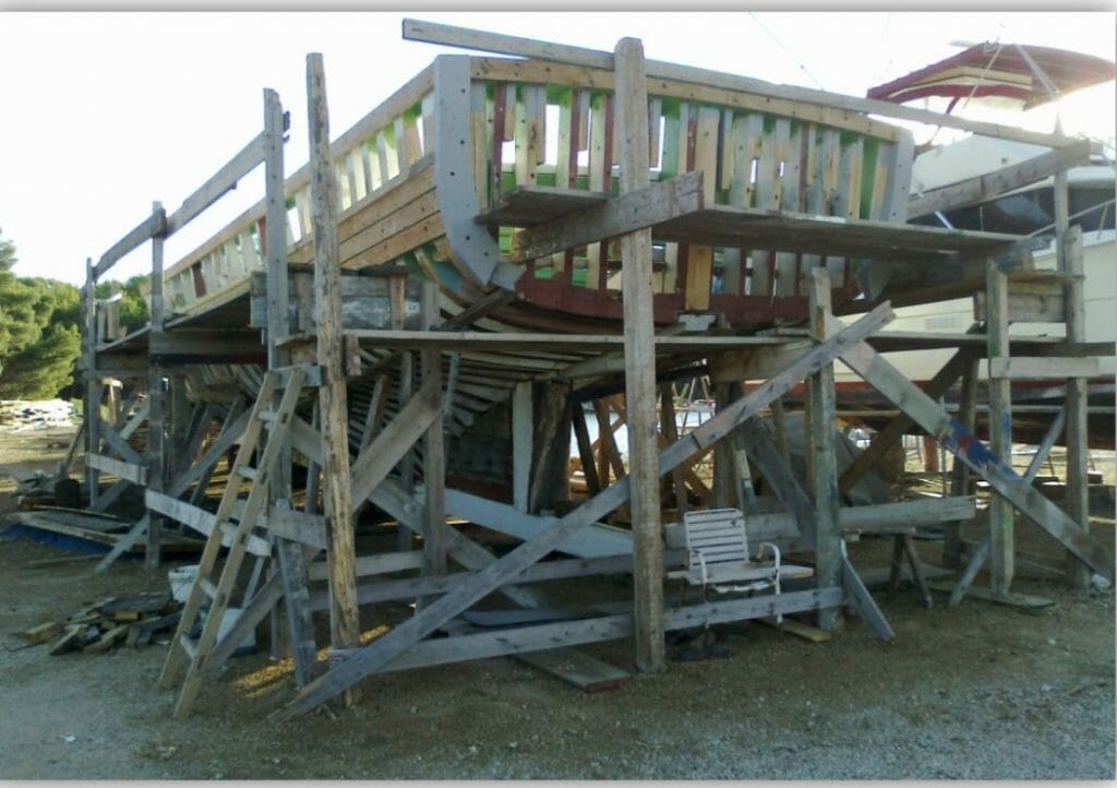 Sie gehört zum sommerlichen Ortsbild von Tribunj - die JASTOG- "unser" Ausflugsschiff!