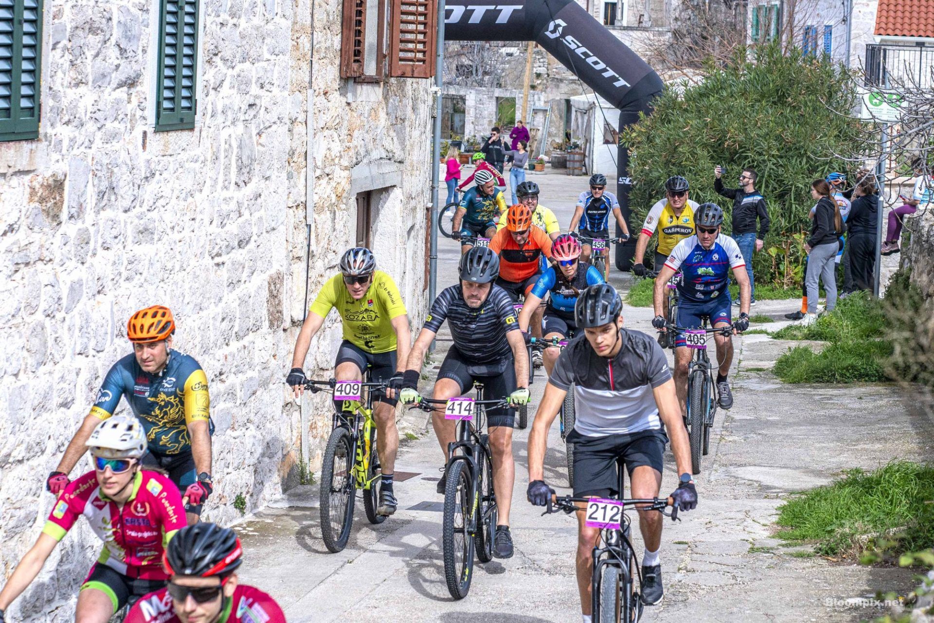 Mountainbike auf der Insel Prvić